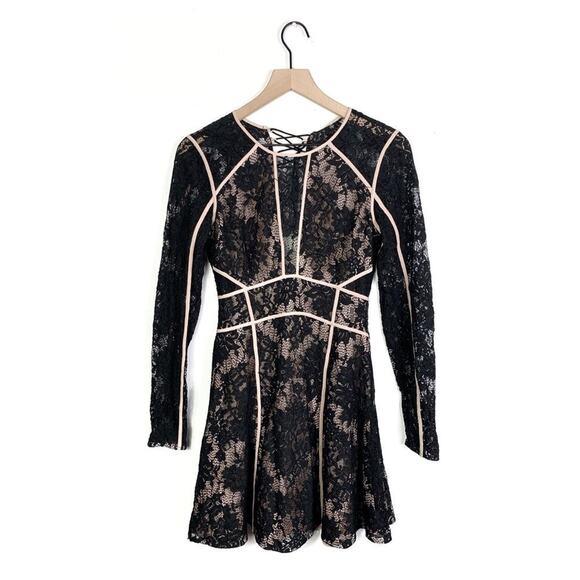 The Jetset Diaries Pizzo Lace Open Back Mini Dress Size Medium - Picture 2 of 9